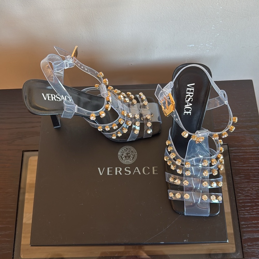 VERSACE transparent and gold rhinestone studded sandals. Size 41 - Picture 6 of 7